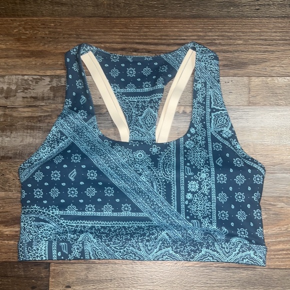 Fabletics - Picture 3 of 5